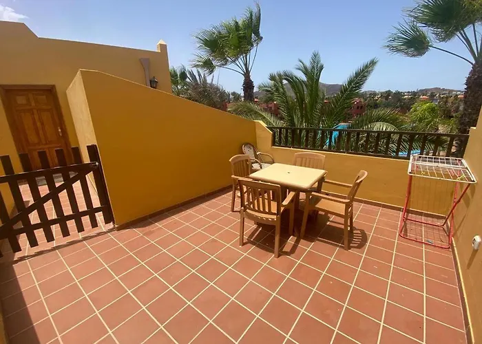 Apartment With Pool Apartamento