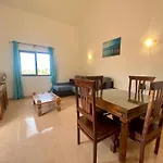 Apartment With Pool Apartment
