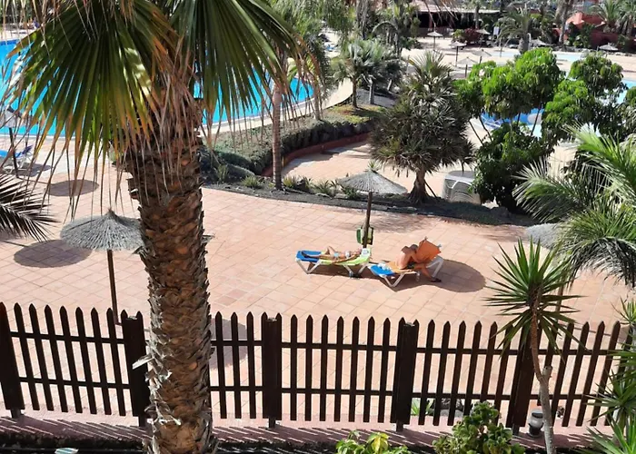 Apartment With Pool アパート *