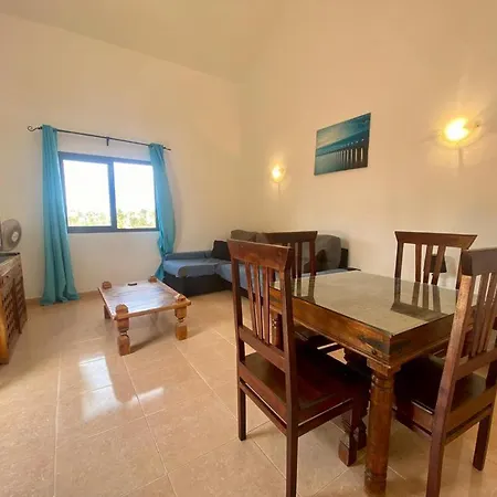 Apartment With Pool Appartamento